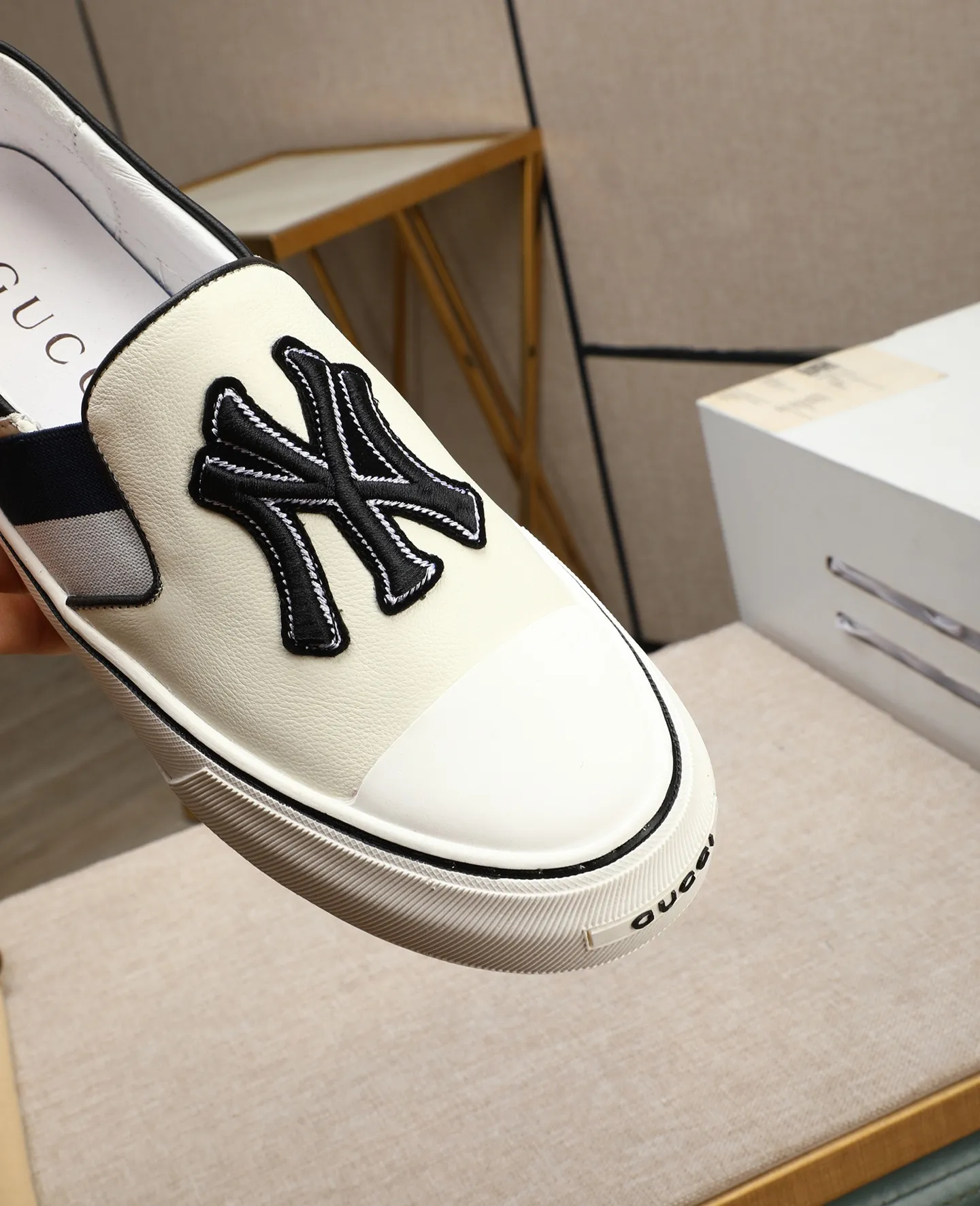 Men's shoes 💰460 GUCCI🔍🔍The latest models are on sale at the same time at the counter. Original calfskin imported from Italy, genuine leather lining, (high-end, extravagant, and classy) with exquisite workmanship. Soles: Original soles specially provided by the original factory. ⚠Exclusive double-layer movable molded soles are super comfortable⚠. Photos of the real thing🎬The real thing is even better🔍🔍"High quality·Follow the order" Code number 38-44